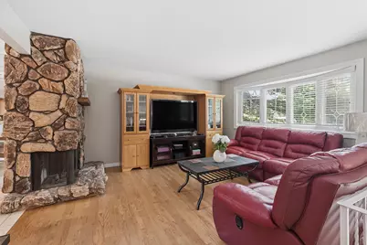 [Address not provided], Roselle, IL 60172 - Photo 4