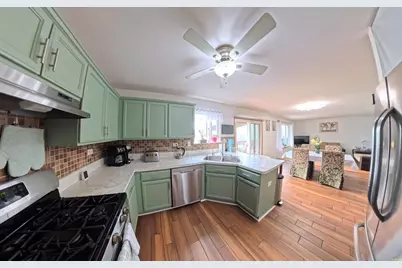 861 Seneca Trail, Round Lake Heights, IL 60073 - Photo 6