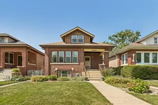 937 N Harvey Ave, Oak Park, IL 60302 - Photo 1