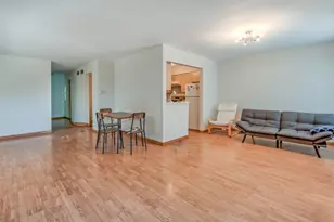 1419 Chippewa Trail, Wheeling, IL 60090 - Photo 8