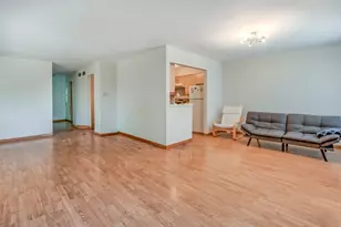 1419 Chippewa Trail, Wheeling, IL 60090 - Photo 8