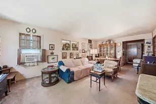 416 S Fairview Ave, Elmhurst, IL 60126 - Photo 4