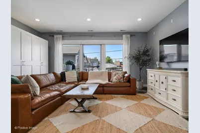 2550 W Fullerton Avenue #2E, Chicago, IL 60647 - Photo 10