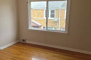 1031 Bellwood Ave, Bellwood, IL 60104 - Photo 4