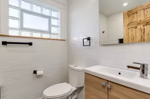 235 W 43rd St, Chicago, IL 60609 - Photo 4