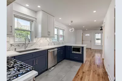 235 W 43rd Street, Chicago, IL 60609 - Photo 18