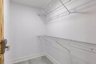 235 W 43rd St, Chicago, IL 60609 - Photo 16