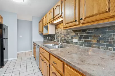 2200 S Stewart Avenue #4A, Lombard, IL 60148 - Photo 4