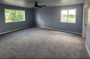 830 Bach Ct, Woodstock, IL 60098 - Photo 8