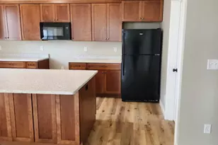 830 Bach Ct, Woodstock, IL 60098 - Photo 2
