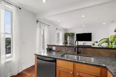 3435 W Berteau Avenue #3C, Chicago, IL 60618 - Photo 8