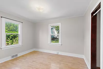 1016 S 6th Street, Dekalb, IL 60115 - Photo 6