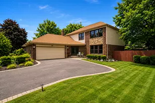 25 Birchwood Ave, Deerfield, IL 60015 - Photo 2