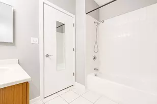 803 E 41st St, Chicago, IL 60653 - Photo 10