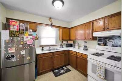 28W575 Barnes Avenue, West Chicago, IL 60185 - Photo 8