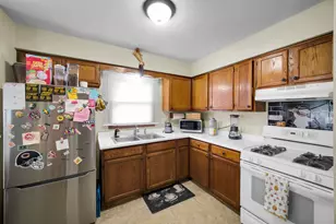 28W575 Barnes Ave, West Chicago, IL 60185 - Photo 8