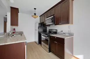 717 Whitesail Dr, Schaumburg, IL 60194 - Photo 2