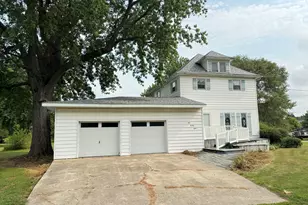128 E N Railroad St, Sheffield, IL 61361 - Photo 2