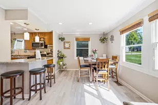 132 Walnut Ct, Mundelein, IL 60060 - Photo 4