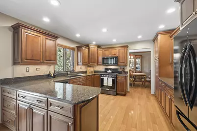 8130 Edgebrook Lane, Tinley Park, IL 60487 - Photo 10