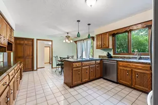 22214 S Gawain Dr, Joliet, IL 60404 - Photo 2