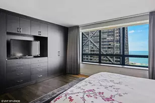 180 E Pearson St, Chicago, IL 60611 - Photo 26