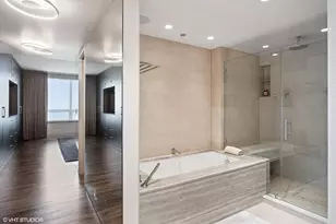 180 E Pearson St, Chicago, IL 60611 - Photo 40