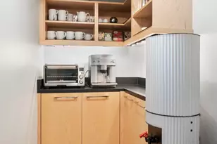 180 E Pearson St, Chicago, IL 60611 - Photo 22