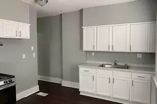 325 N 7th St, Dekalb, IL 60115 - Photo 2