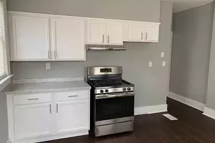 325 N 7th St, Dekalb, IL 60115 - Photo 4
