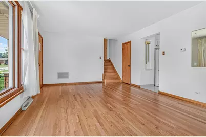 137 W Glengate Avenue, Chicago Heights, IL 60411 - Photo 6