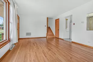 137 W Glengate Ave, Chicago Heights, IL 60411 - Photo 6