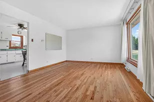 137 W Glengate Ave, Chicago Heights, IL 60411 - Photo 4
