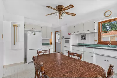 137 W Glengate Avenue, Chicago Heights, IL 60411 - Photo 10