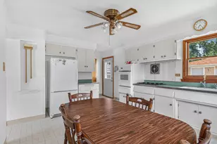 137 W Glengate Ave, Chicago Heights, IL 60411 - Photo 10