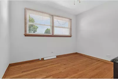 137 W Glengate Avenue, Chicago Heights, IL 60411 - Photo 12