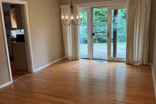 435 S Stratford Ave, Elmhurst, IL 60126 - Photo 8