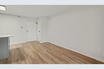 3170 W Monroe Street #212, Waukegan, IL 60085 - Photo 4