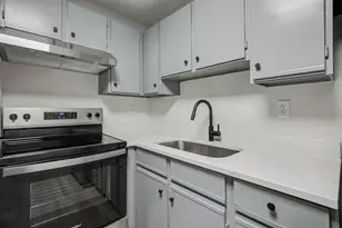 3170 W Monroe St, Waukegan, IL 60085 - Photo 8