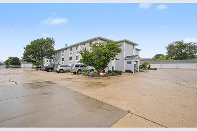 3170 W Monroe Street #212, Waukegan, IL 60085 - Photo 2