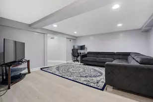 1715 W Thome Ave, Chicago, IL 60660 - Photo 14
