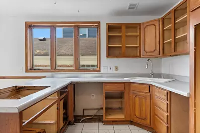3323 N Hamlin Avenue, Chicago, IL 60618 - Photo 8