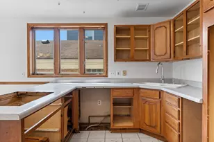 3323 N Hamlin Ave, Chicago, IL 60618 - Photo 8