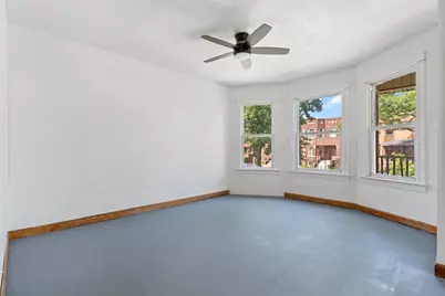 3323 N Hamlin Avenue, Chicago, IL 60618 - Photo 4
