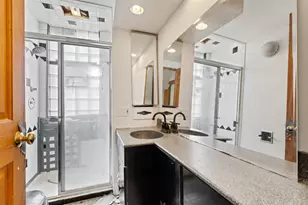 3323 N Hamlin Ave, Chicago, IL 60618 - Photo 14