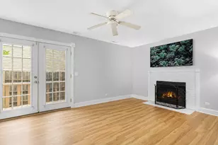 300 Oakbrook Ct, Bartlett, IL 60103 - Photo 10