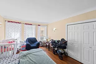 2751 W Arthur Ave, Chicago, IL 60645 - Photo 10