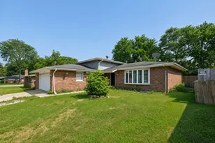 3 Rich Ct, Park Forest, IL 60466 - Photo 1