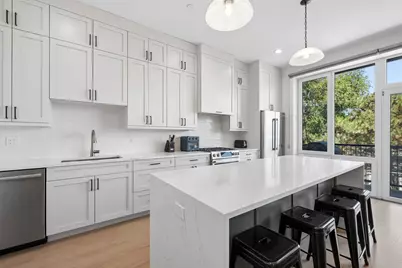 4939 N Damen Avenue #304, Chicago, IL 60625 - Photo 6