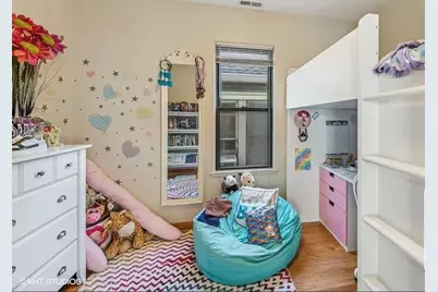2837 N Southport Avenue #3, Chicago, IL 60657 - Photo 8